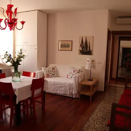 Ponte San Lorenzo Apartment