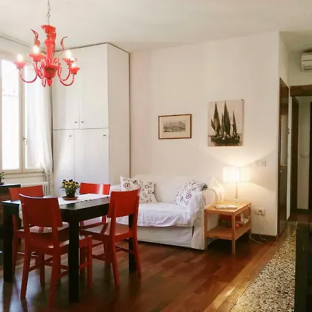 Apartament Ponte San Lorenzo *